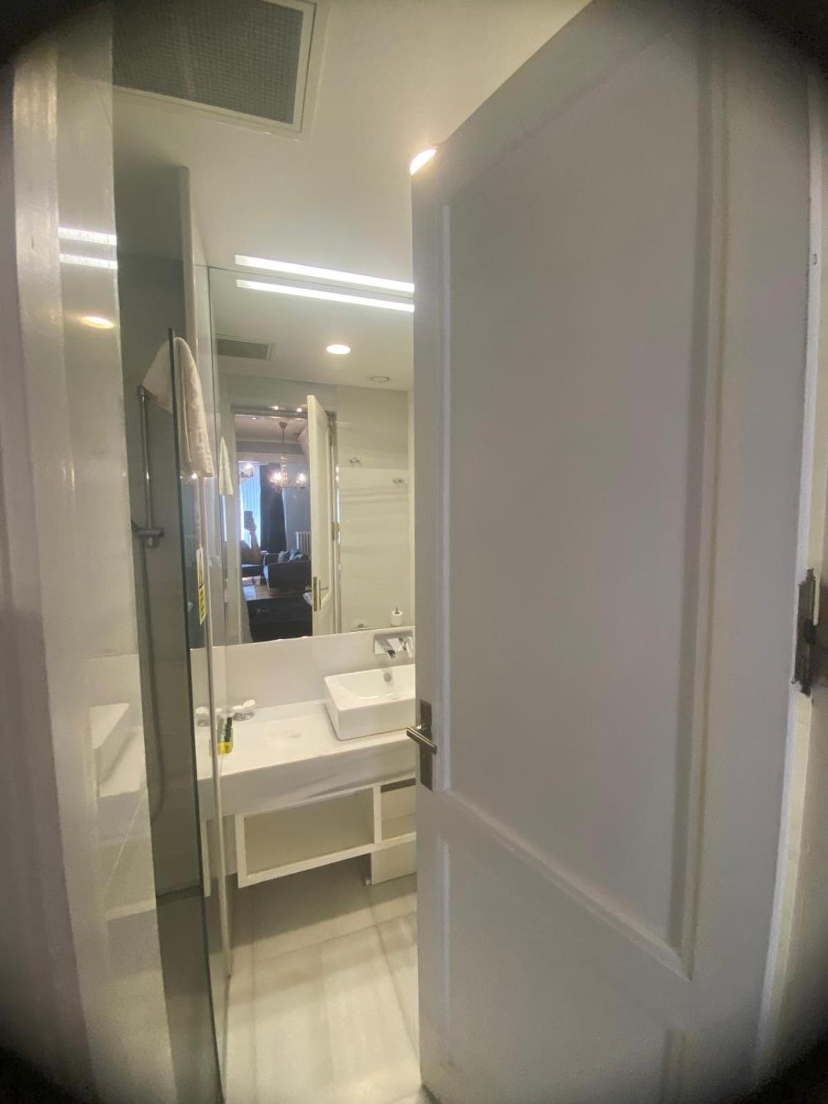 Lina Hotel Taksim Pera former walton hotel Istanbul Bagian luar foto