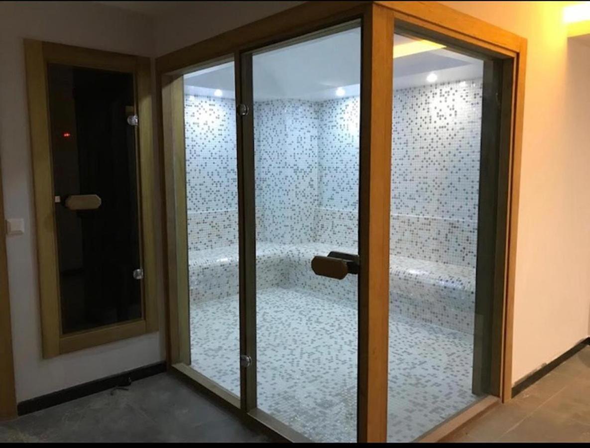 Lina Hotel Taksim Pera former walton hotel Istanbul Bagian luar foto
